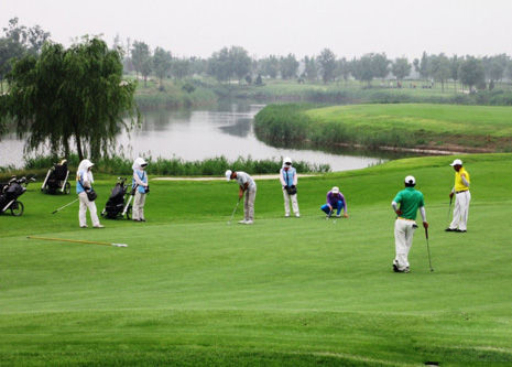 Experience golf and enjoy healthy life